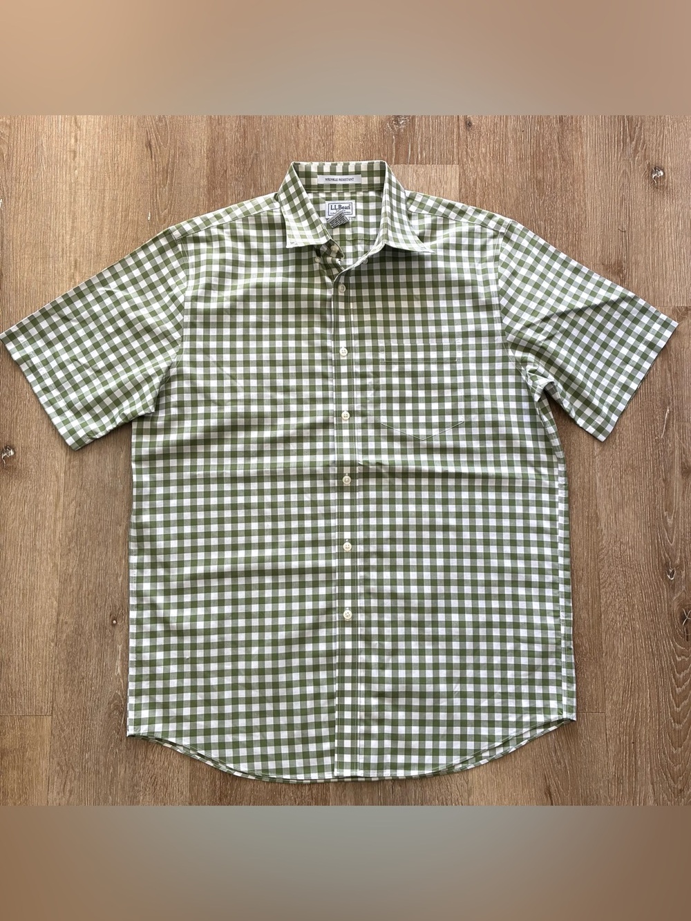 L.L.Bean Men's "Carefree" Wrinkle Resistant Short Sleeve Green Paid Shirt Size M